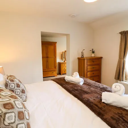 Holborn Cottage, Blencathra Street * Keswick